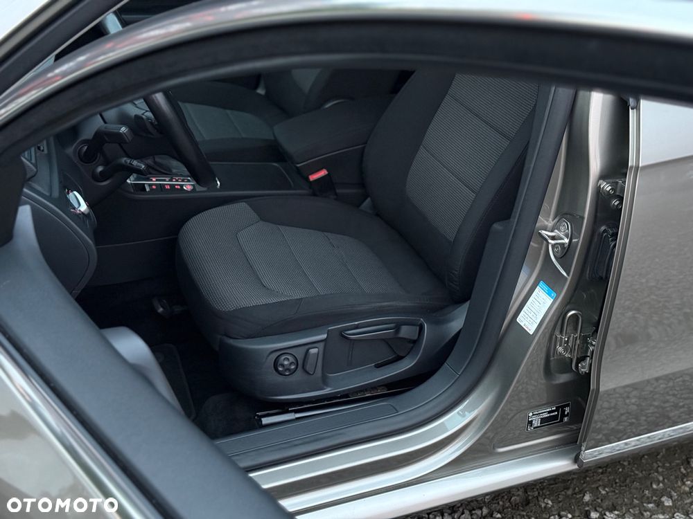 Volkswagen Passat - 14