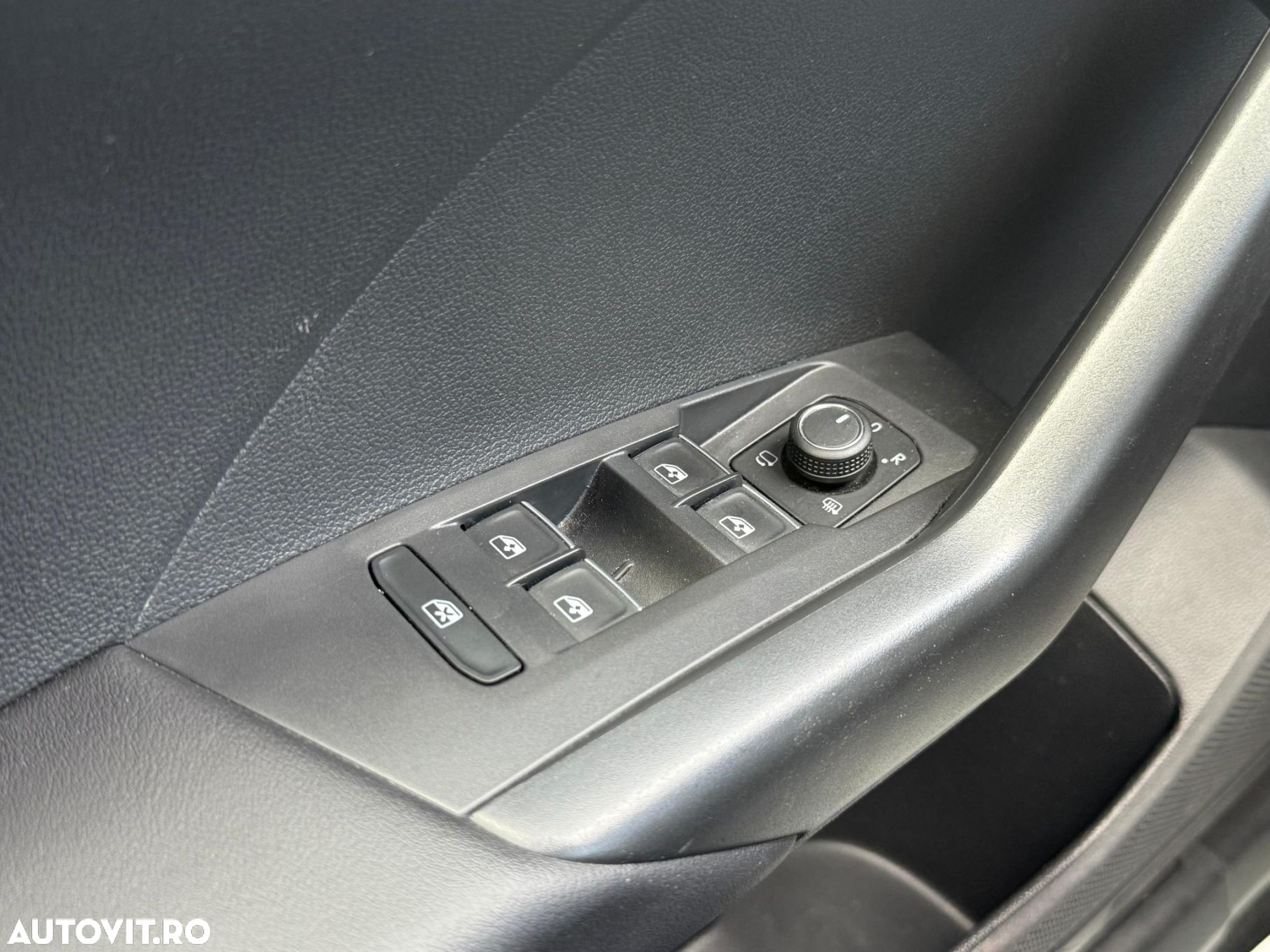 Volkswagen T-Cross - 19