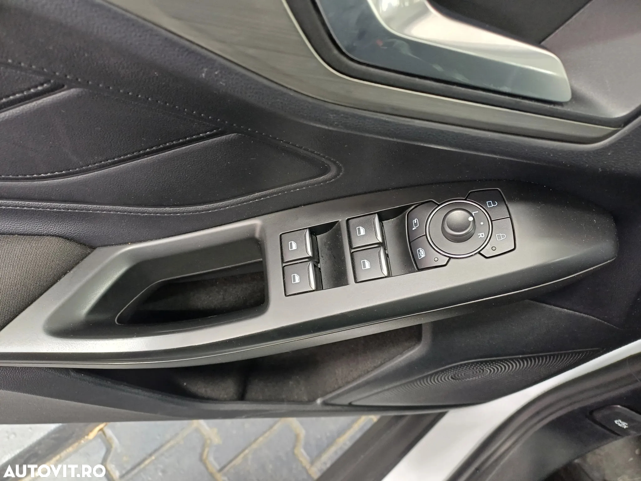 Ford Focus 1.0 EcoBoost Titanium Business - 9