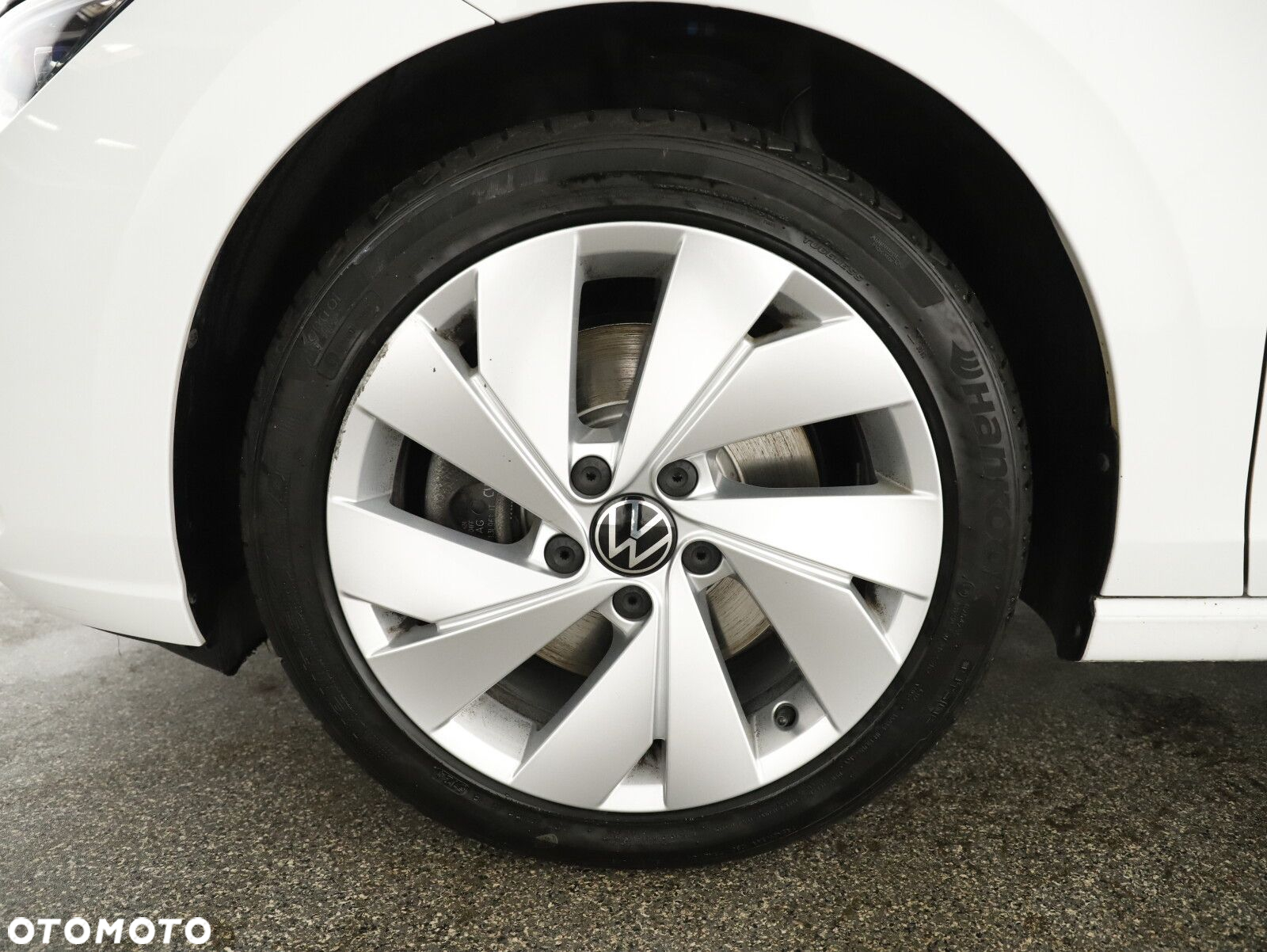 Volkswagen Golf - 22