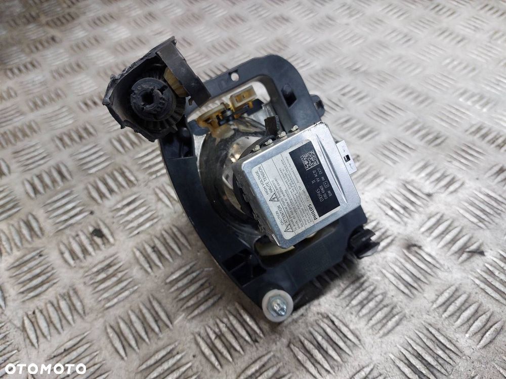 SOCZEWKA + ŻARNIK LAMPY PRAWY PRZÓD AUDI A5 8T EU D3S 42403 - 4