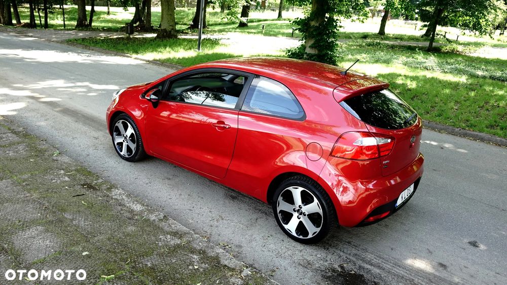 Kia Rio 1.4 Dream Team Edition - 30