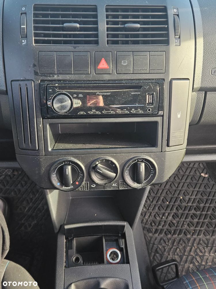 Volkswagen Polo - 5