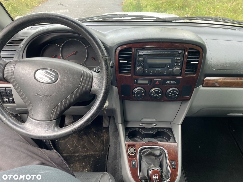 Suzuki Grand Vitara 2.0 Comfort - 19