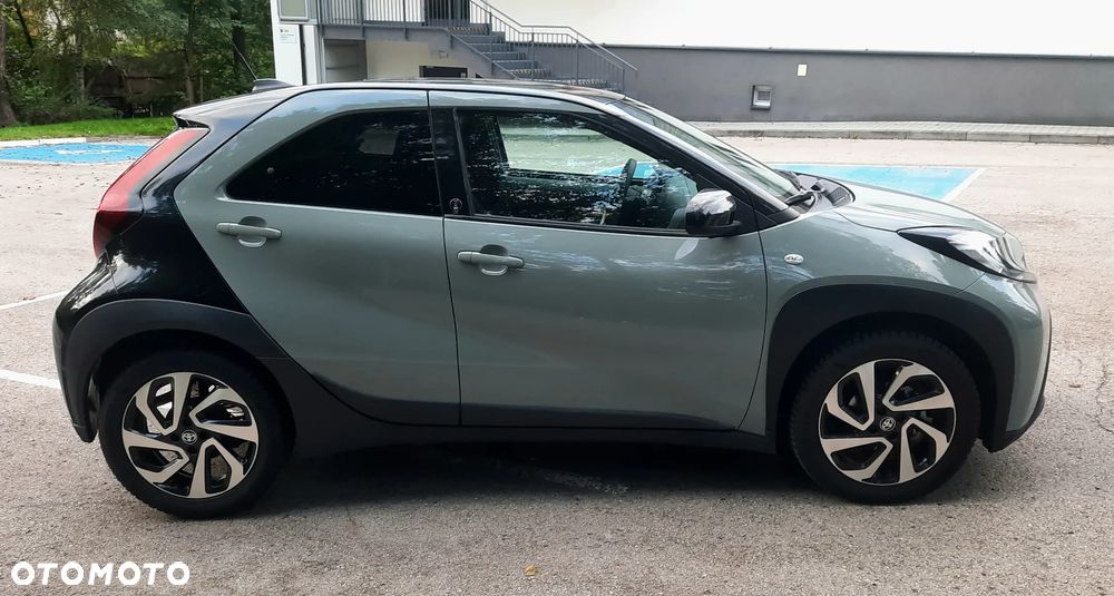 Toyota Aygo X 1.0 VVT-i Executive CVT - 4