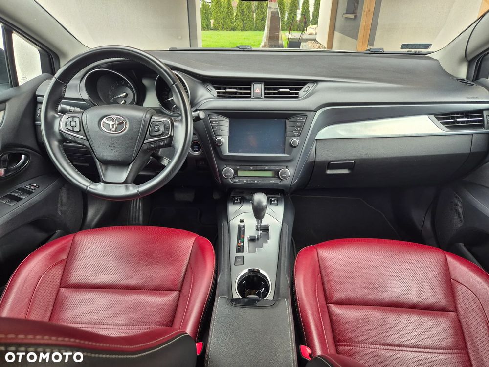Toyota Avensis 1.8 Selection MS - 11