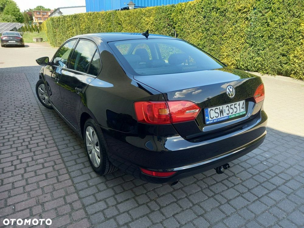Volkswagen Jetta 1.6 TDI DPF Highline - 4