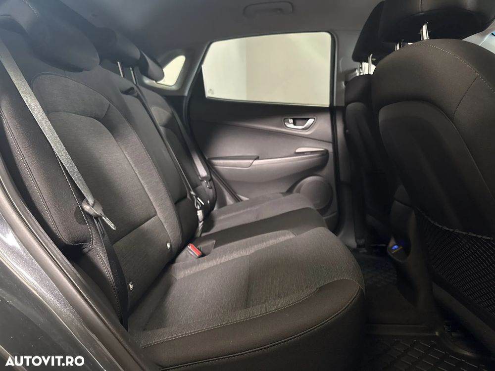 Hyundai KONA - 13