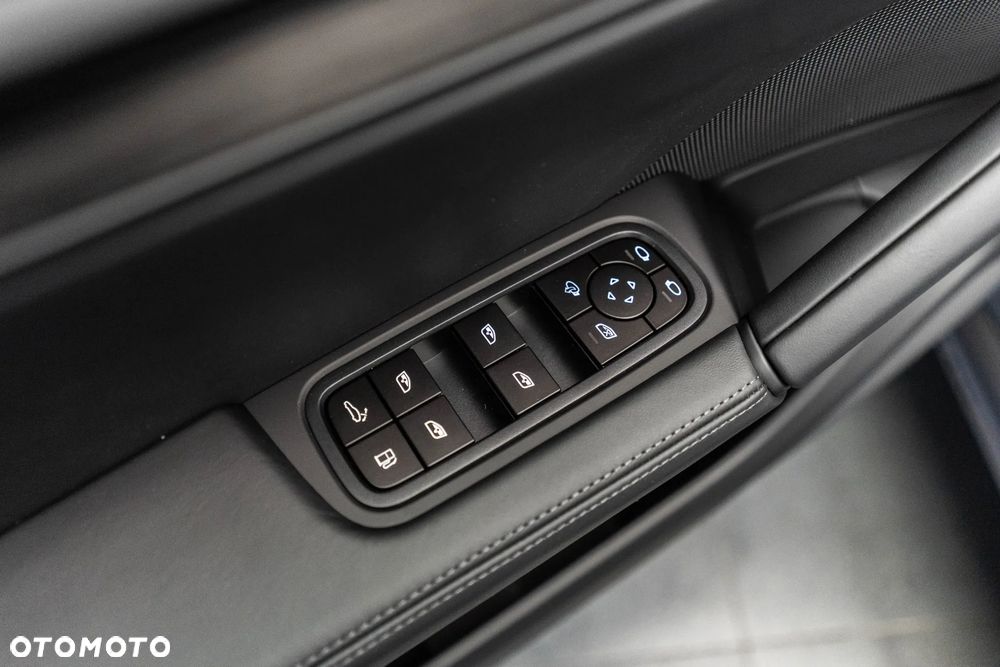 Porsche Cayenne E-Hybrid PHEV Black Edition - 29