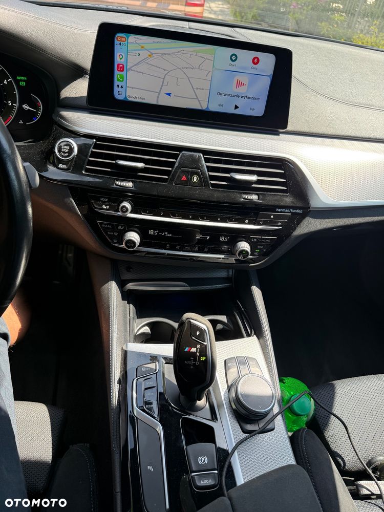 BMW Seria 5 520d M Sport Edition - 10
