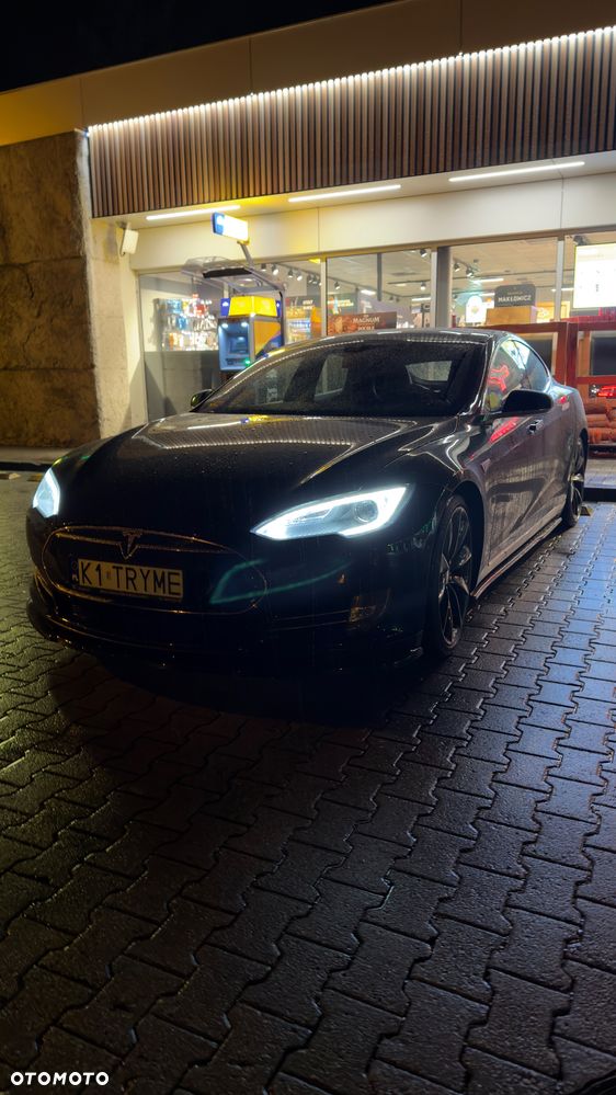Tesla Model S - 17