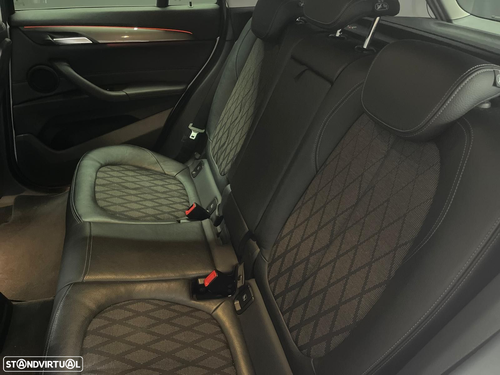 BMW X1 16 d sDrive Line Sport - 14