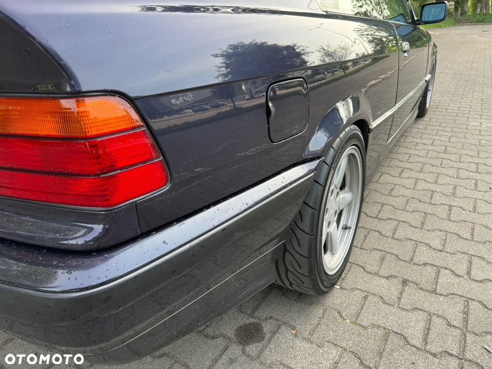 BMW Seria 3 318is - 17