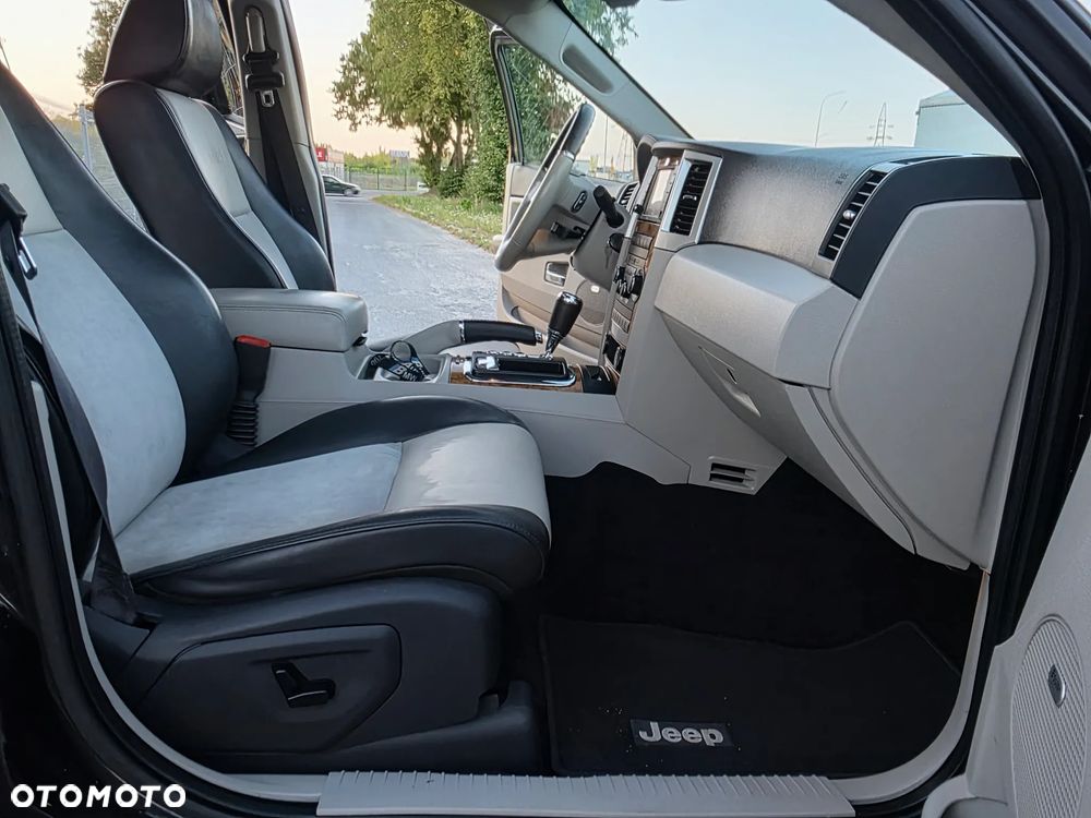 Jeep Grand Cherokee 5.7 V8 HEMI Automatik Overland - 27