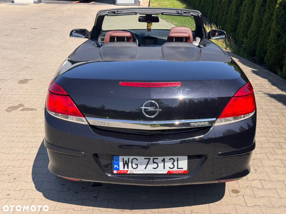 Opel Astra 1.6 Turbo Cosmo - 14
