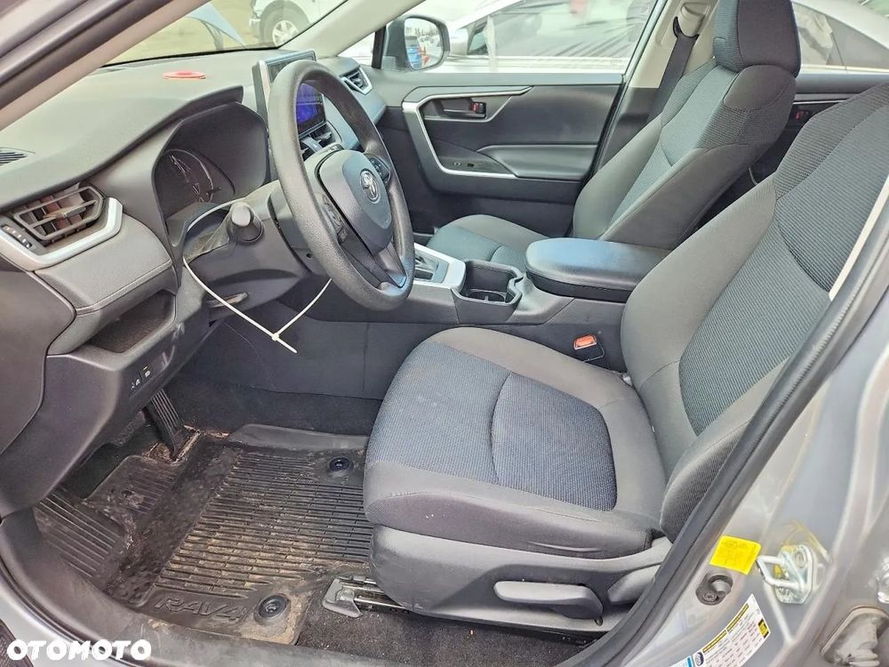 Toyota RAV4 - 9
