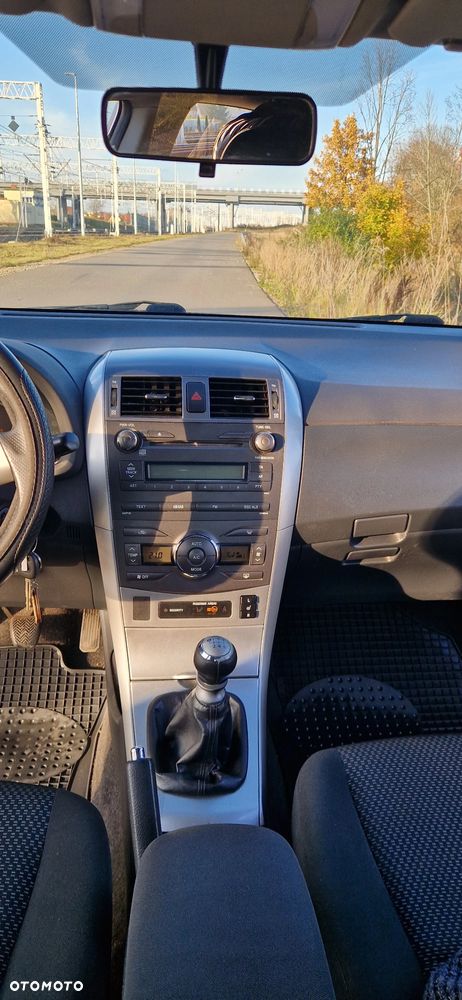 Toyota Corolla 1.6 Luna - 11