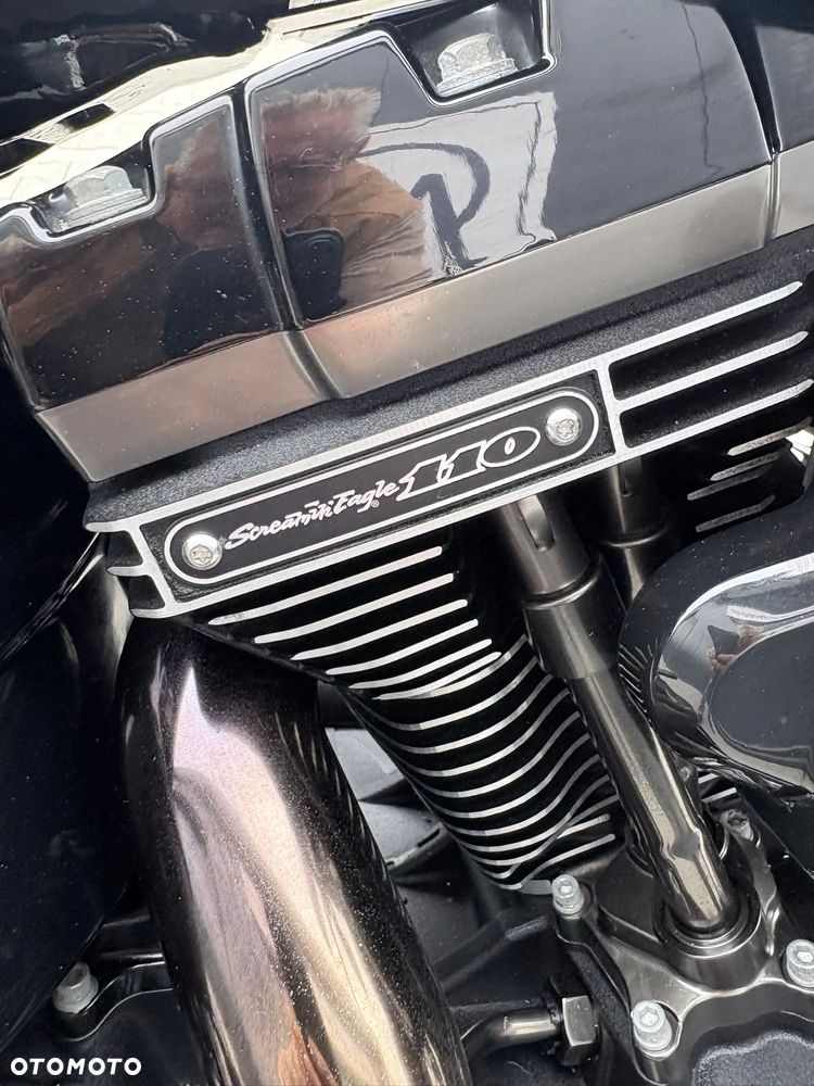 Harley-Davidson Softail Breakout - 16