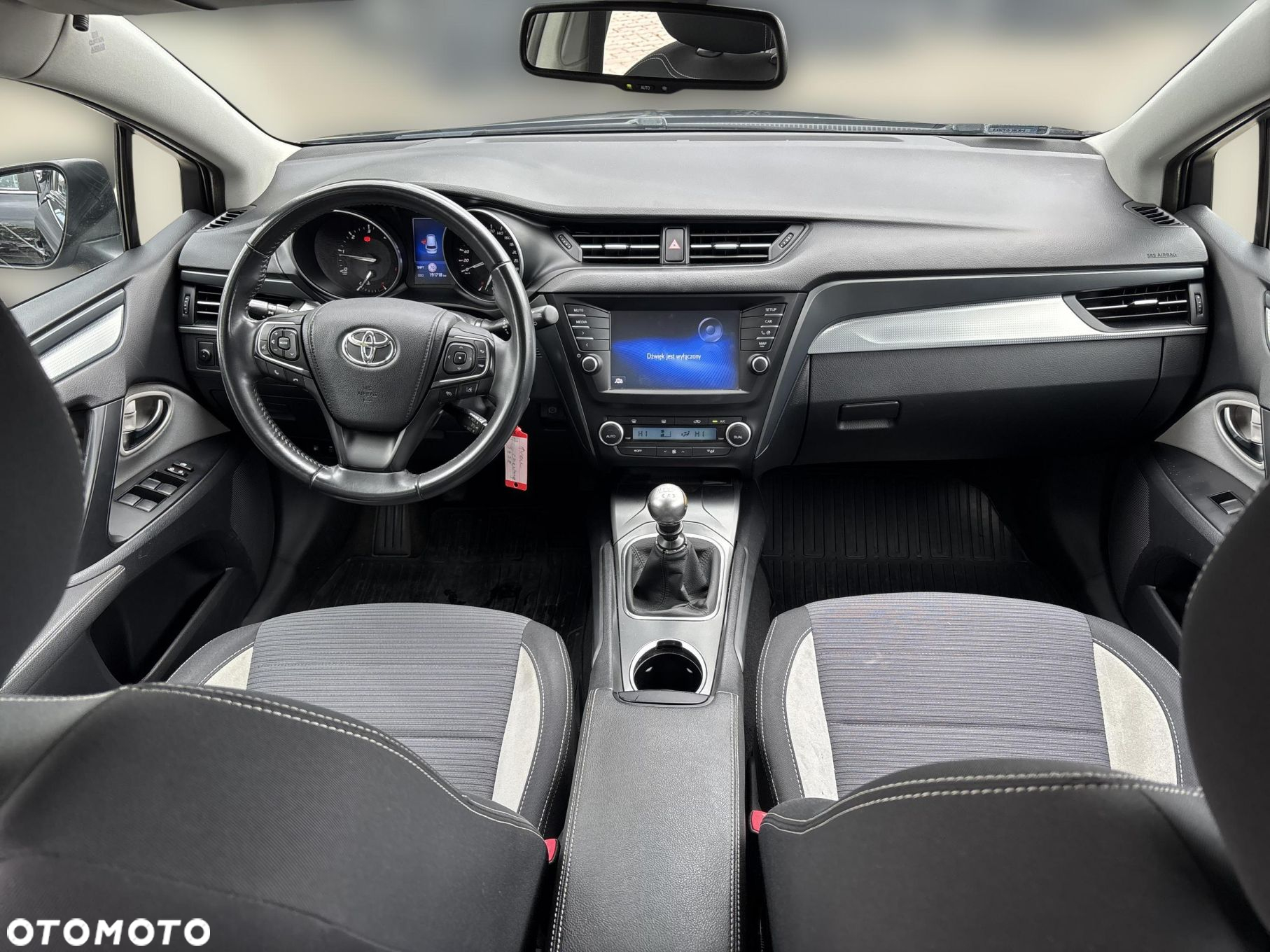 Toyota Avensis 2.0 D-4D Premium - 17