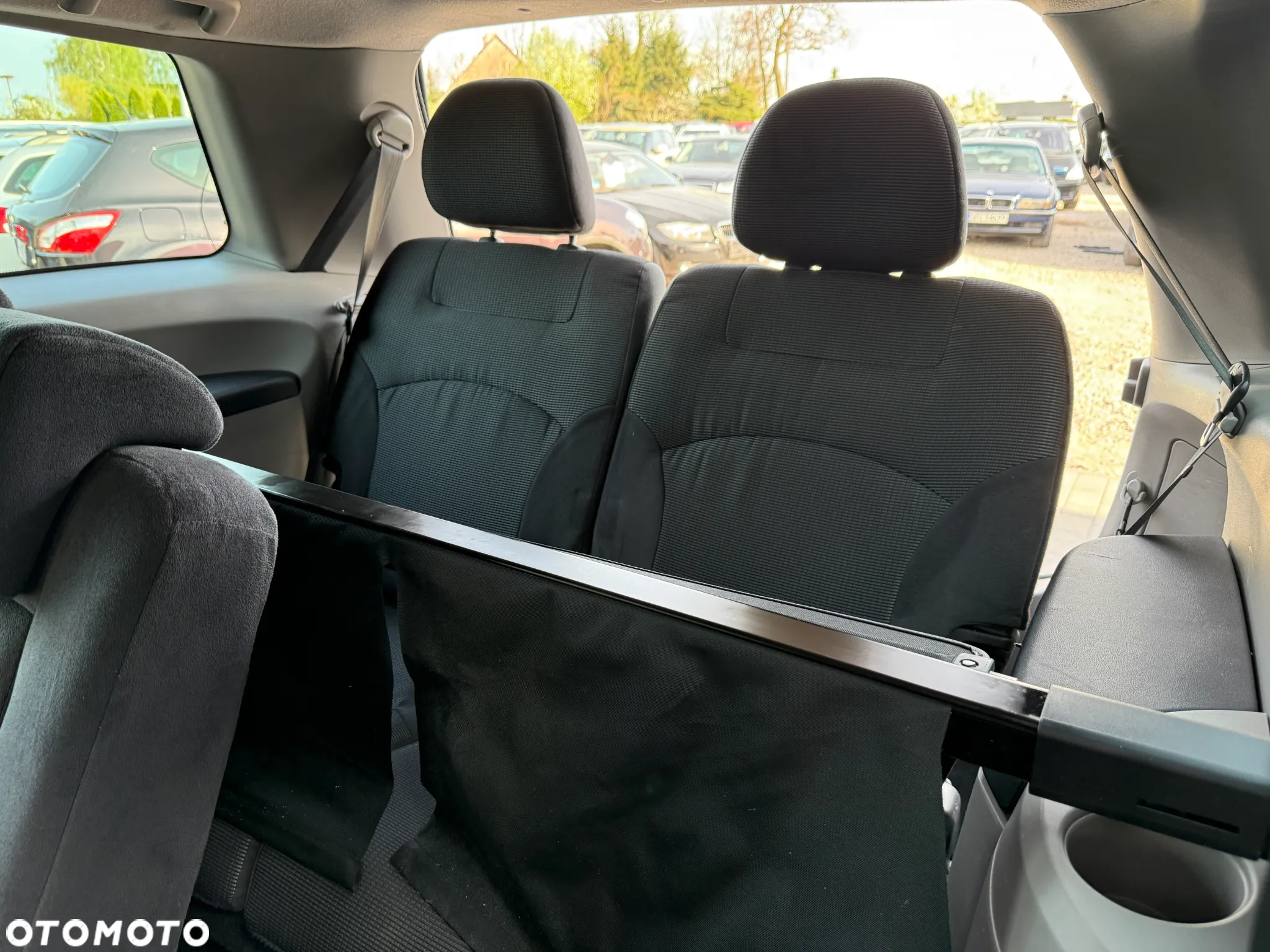 Mitsubishi Grandis 2.4 Intense - 24