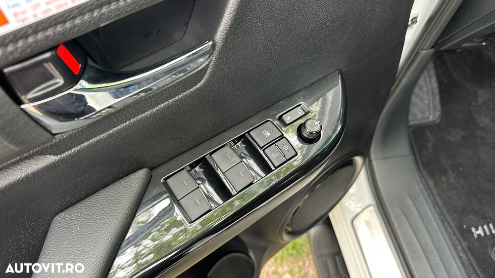 Toyota Hilux 2.8D 204CP 4x4 Double Cab AT MHEV Invincible Color Edition (3E5) - 30