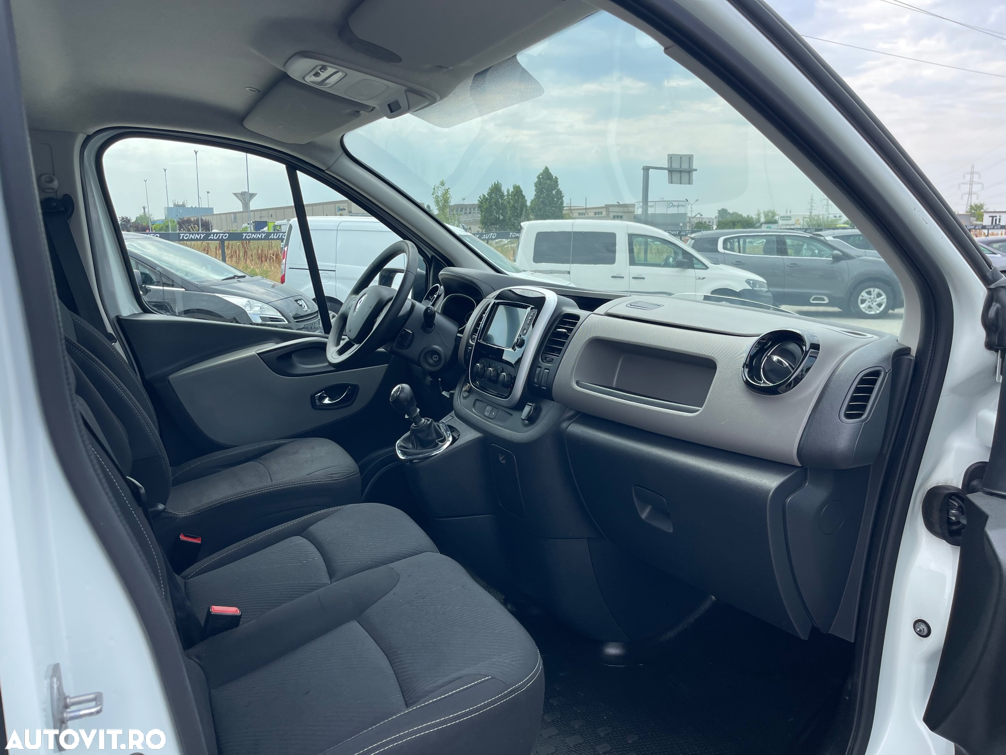 Renault Trafic - 12