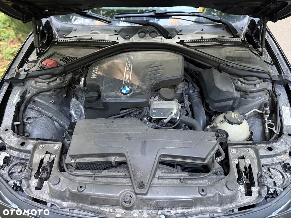BMW Seria 3 320i Edition Luxury Line Purity - 31