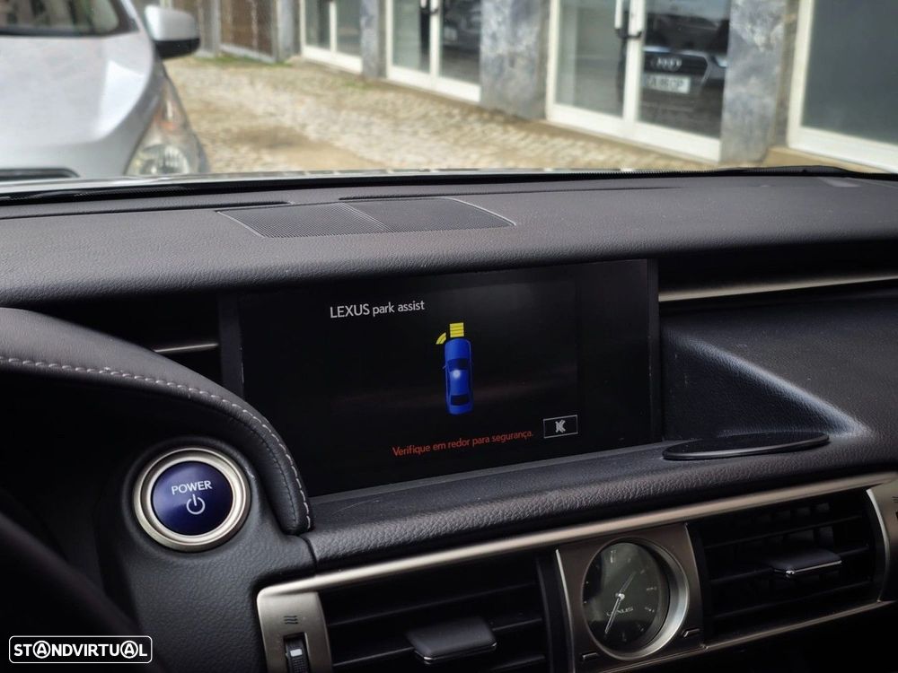 Lexus IS 300H Executive+ - 22