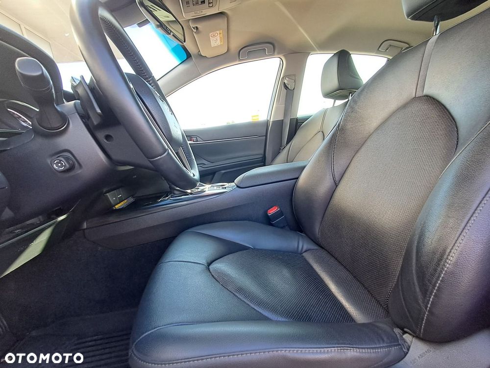 Toyota Camry 2.5 Hybrid Executive CVT - 12