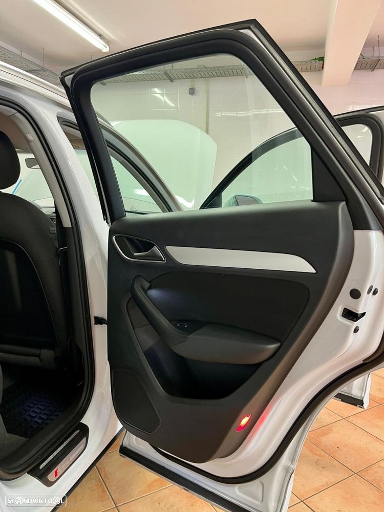 Audi Q3 2.0 TDI S-line - 10