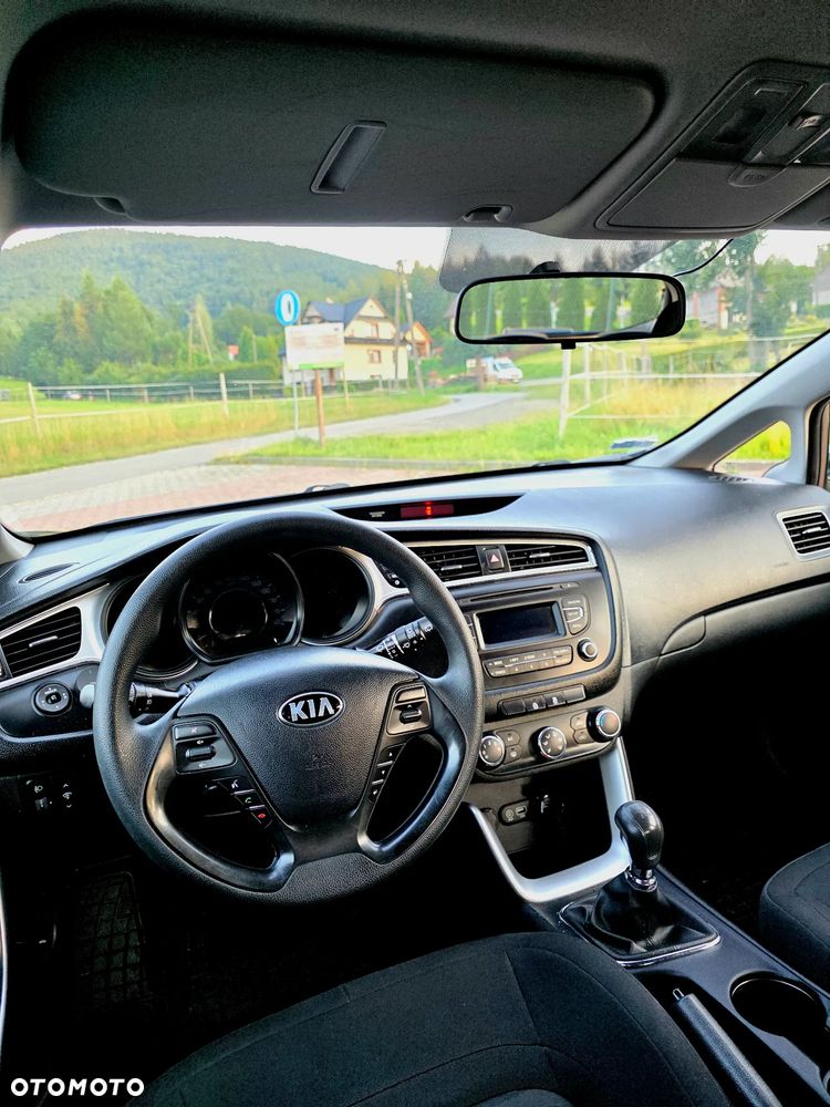 Kia Ceed 1.4 L - 10
