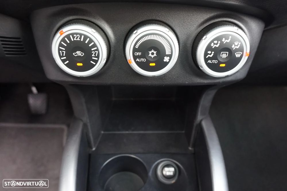 Mitsubishi Outlander 2.0 DI-D Intense+ 4WD - 30