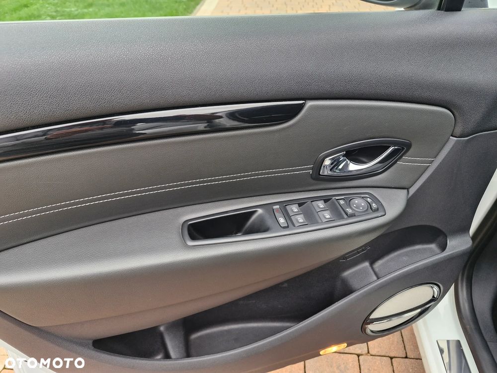 Renault Grand Scenic - 21