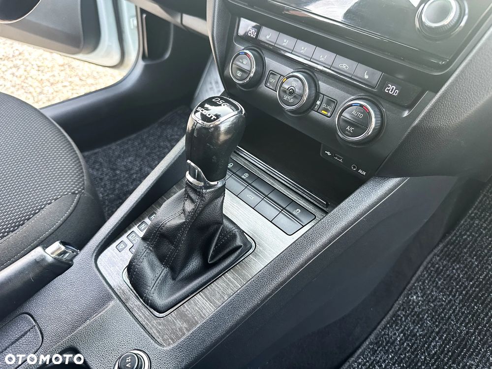 Skoda Octavia Scout 2.0 TDI 4x4 DSG - 13