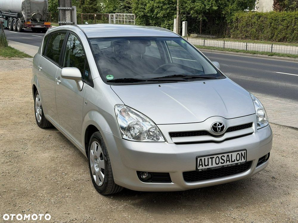 Toyota Corolla Verso - 4