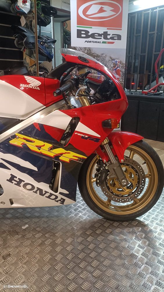 Honda RVF - 3