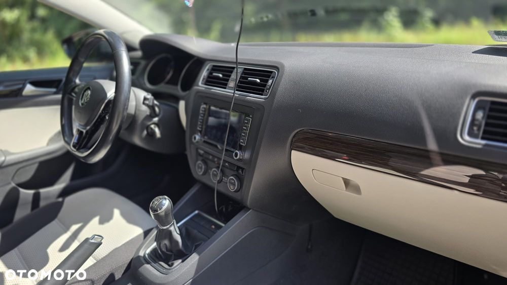 Volkswagen Jetta 1.4 TSI BMT Comfortline - 9