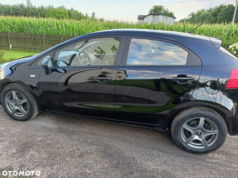 Kia Rio - 7