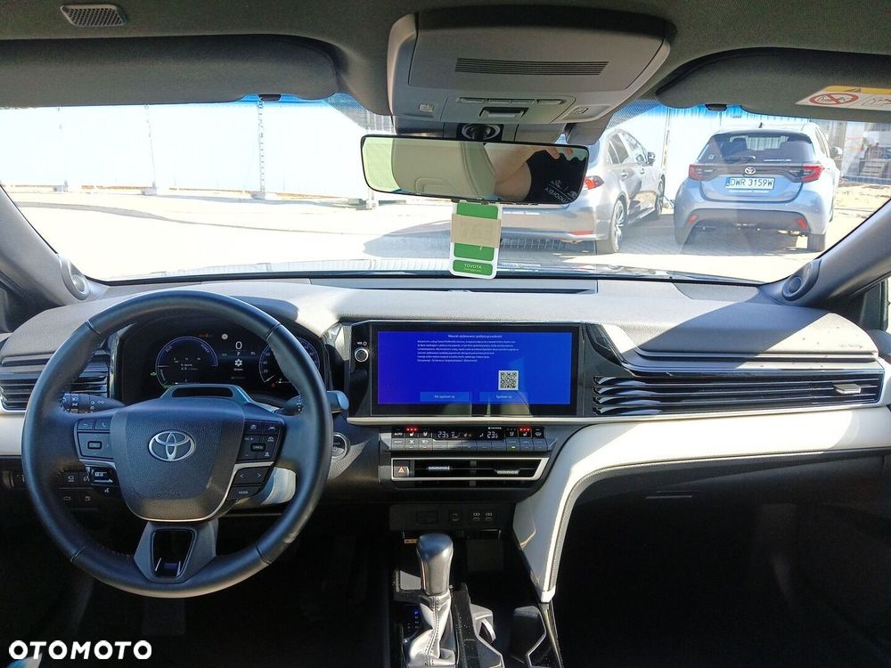 Toyota Camry 2024 photo 2