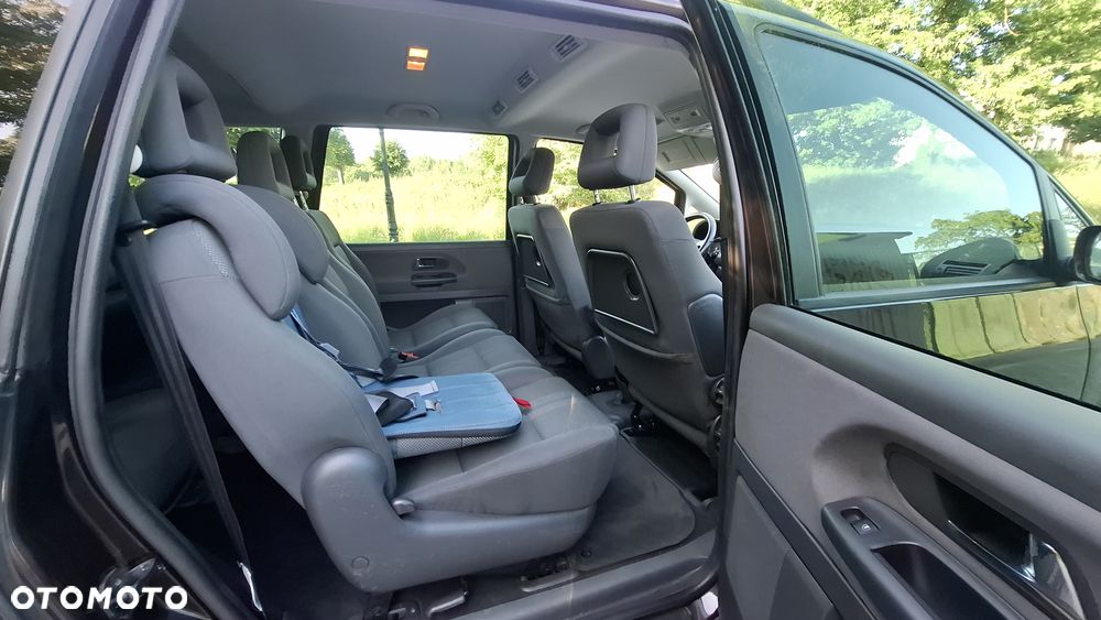 Volkswagen Sharan - 11