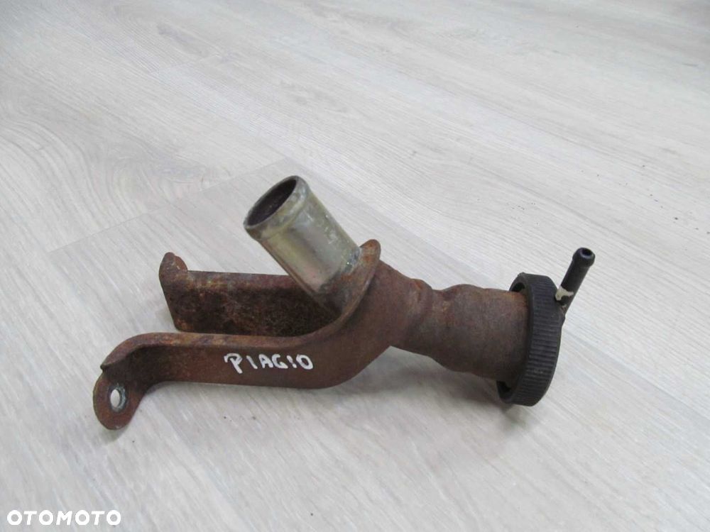 DAIHATSU HIJET 1.3 KOREK WLEW OLEJU - 2