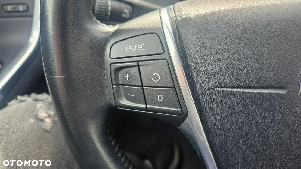 Volvo XC 60 D3 Geartronic Momentum - 34