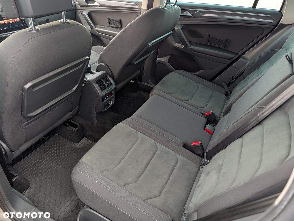 Volkswagen Tiguan - 12