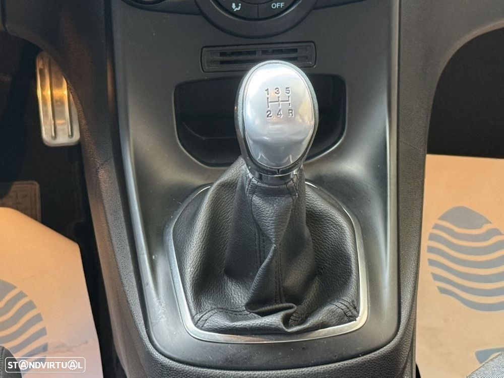 Ford Fiesta 1.5 TDCi STLine - 42