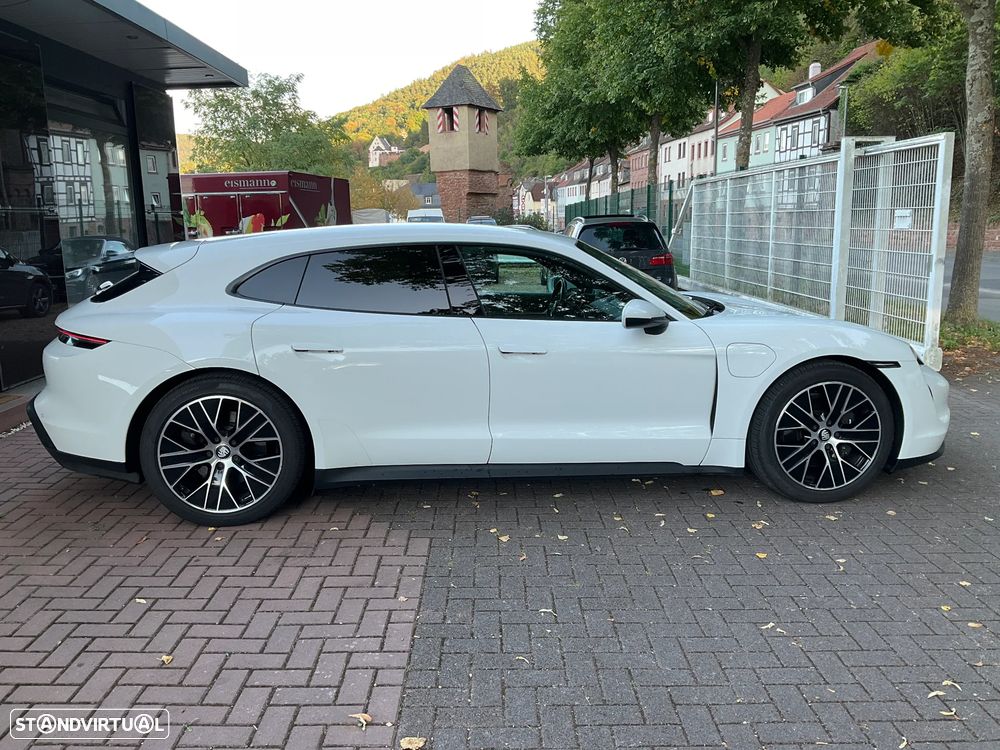 Porsche Taycan Sport Turismo - 8