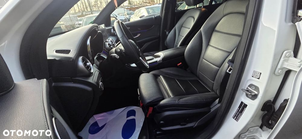 Mercedes-Benz GLC 220 d 4Matic 9G-TRONIC AMG Line - 30