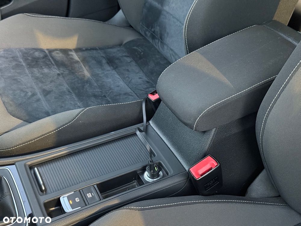 Volkswagen Golf Variant 1.6 TDI BlueMotion Technology Comfortline - 26