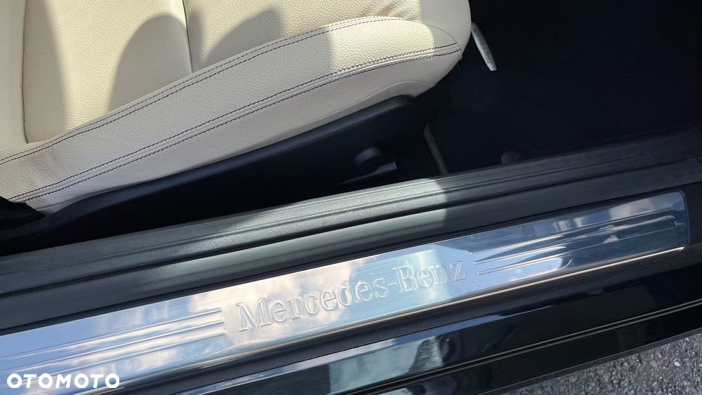 Mercedes-Benz SLC 300 9G-TRONIC Final Edition - 25