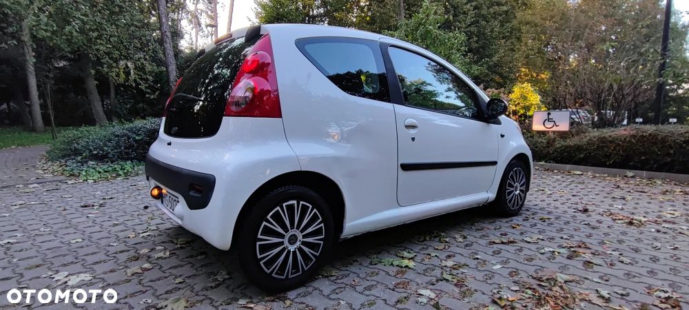 Peugeot 107 1.4 HDI Trendy - 5