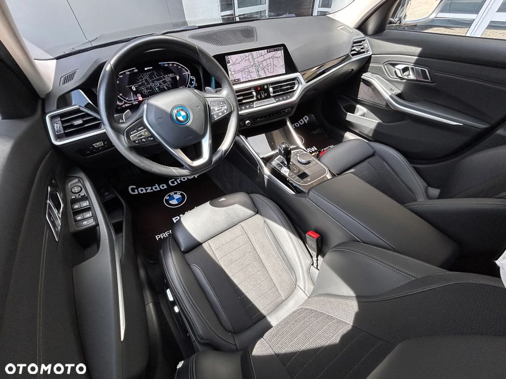 BMW Seria 3 320e xDrive Advantage sport - 26